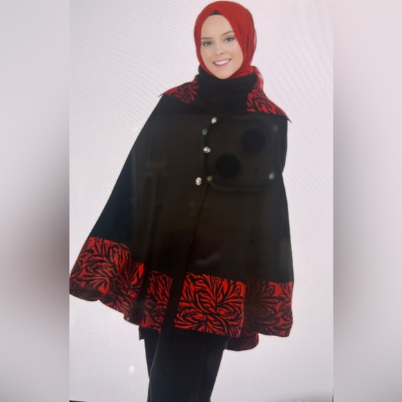 NWT Black dominent Winter warm wrap